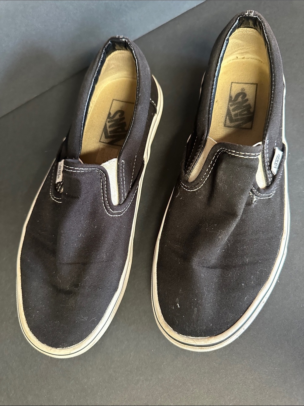 Vans black and white slip on shoes men’s size 8/ women’s size 9.5 - Picture 3 of 6